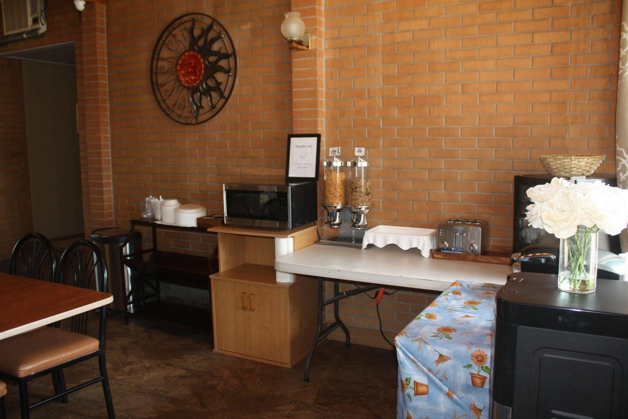 Lagana Hotel Lanigan Экстерьер фото